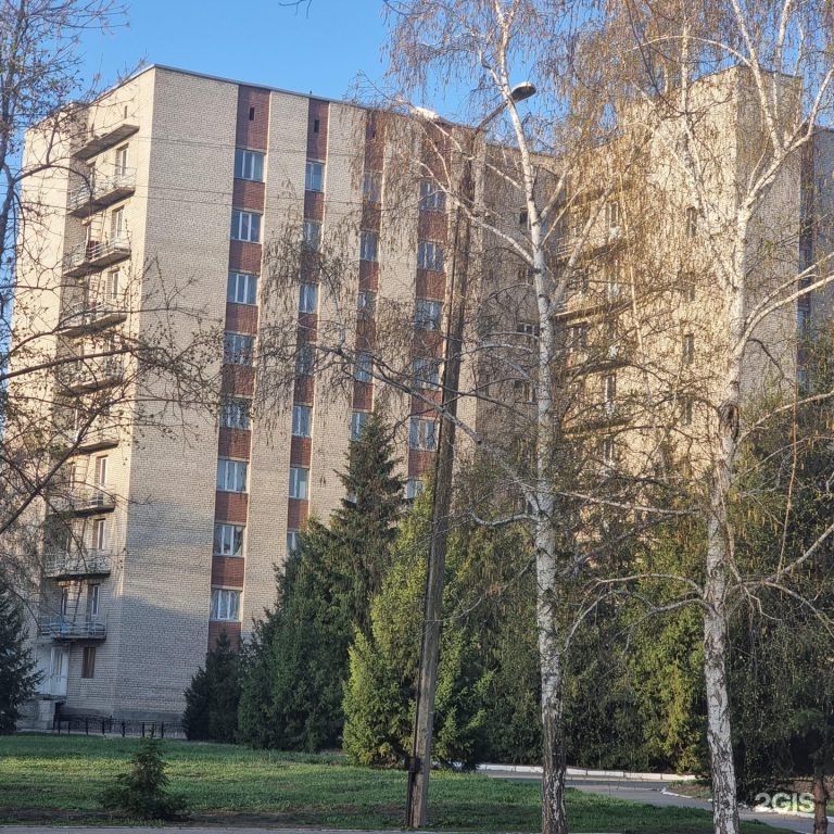 Артынан Катяны сиқырлайды